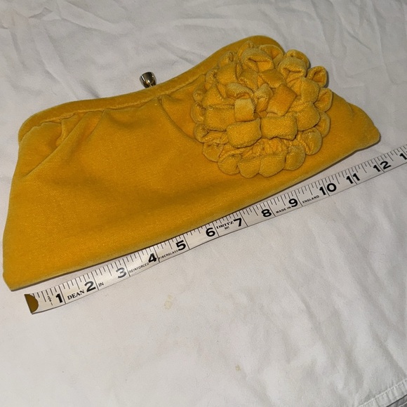 Yellow Clutch - Picture 7 of 7
